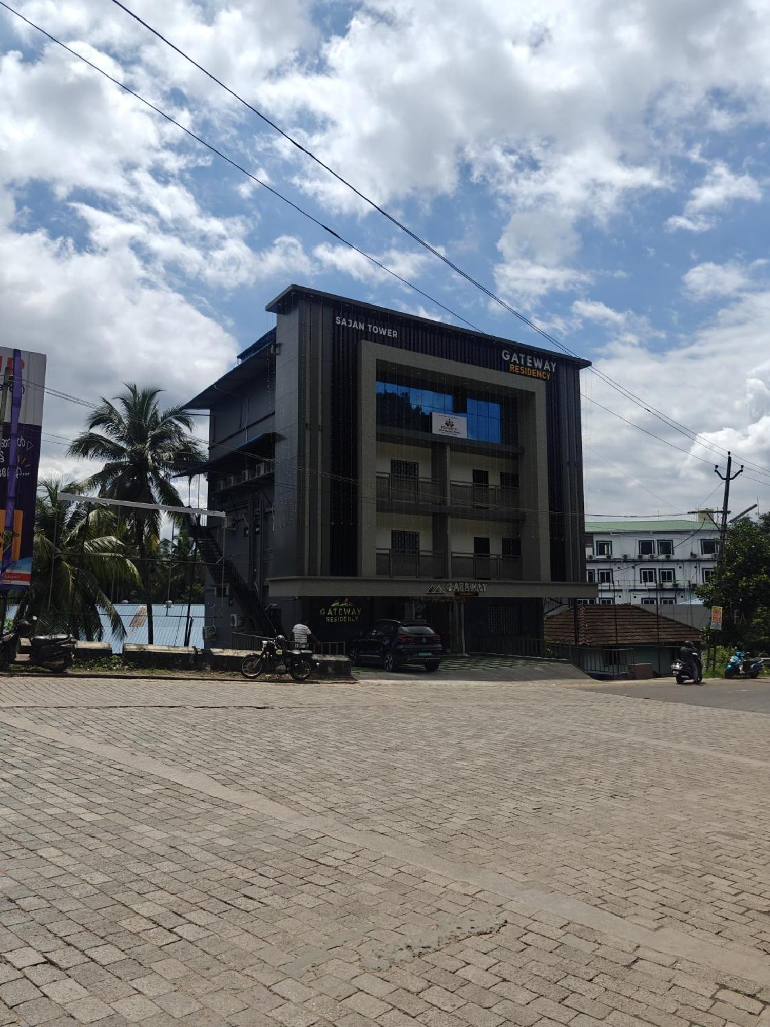 Gateway Residency Hotel Mannarakkat ภายนอก รูปภาพ