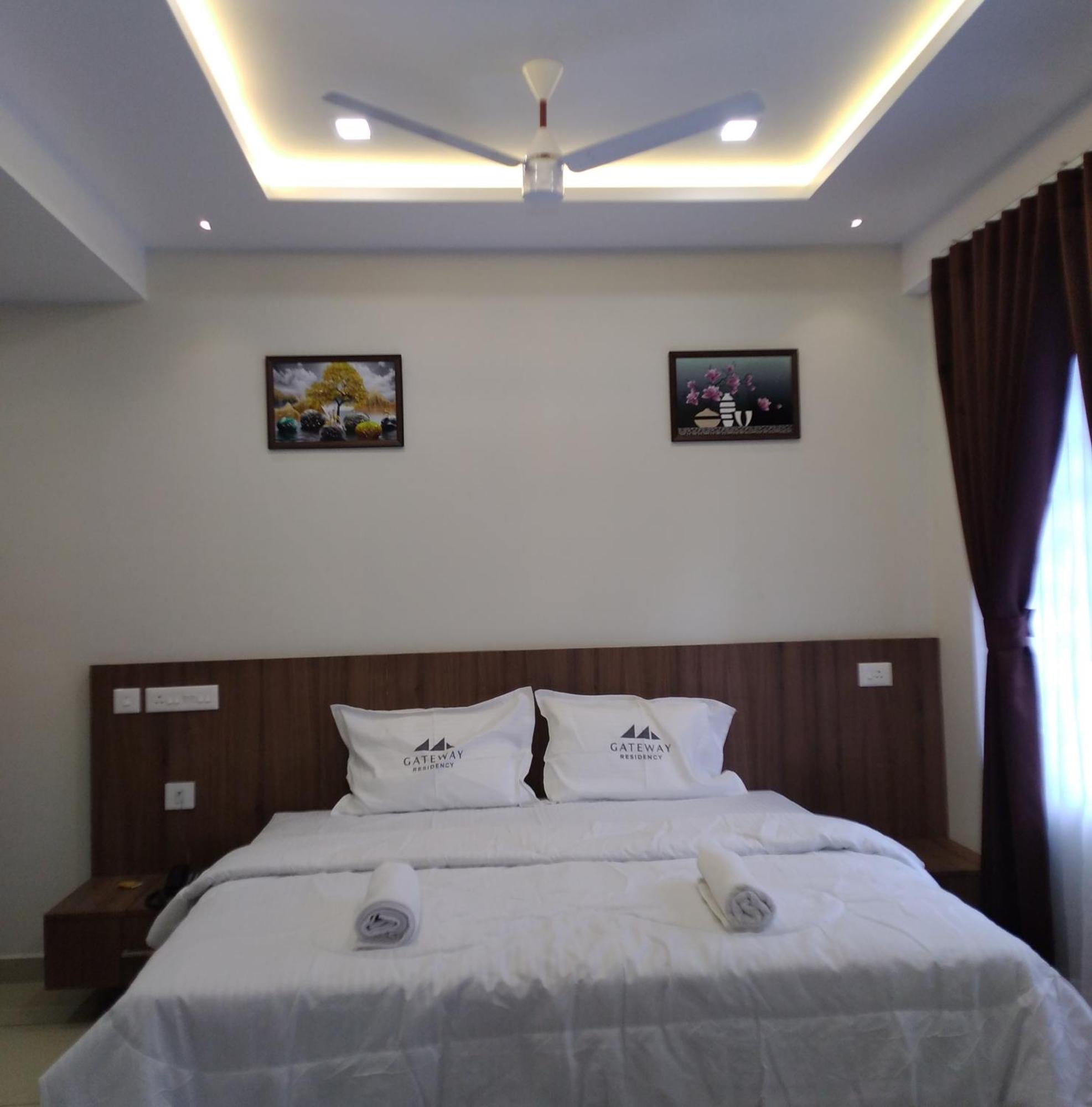 Gateway Residency Hotel Mannarakkat ภายนอก รูปภาพ